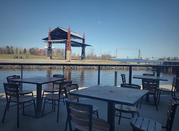 minnesota/lake-superior-s-north-shore/restaurant/silos-restaurant-at-pier-b