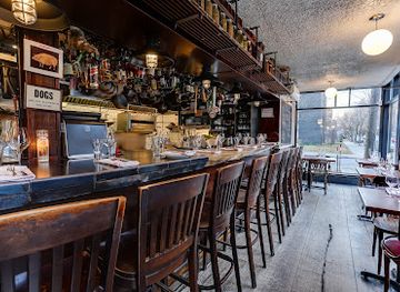 canada/montreal/plateau-mont-royal/restaurant/le-chien-fumant