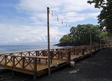 indonesia/north-maluku/restaurant/sulamadaha-beach