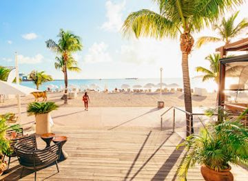 sint-maarten/philipsburg-boardwalk/restaurant/ocean-lounge-holland-house