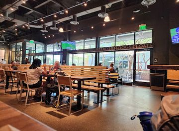 nevada/red-rock-canyon-national-conservation-area/restaurant/shake-shack-summerlin