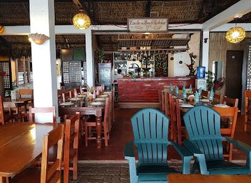 philippines/pagudpud/restaurant/emohruo-beach-restobar
