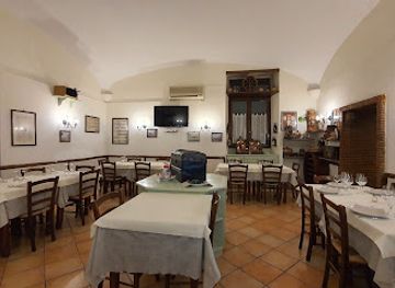 italy/naples/chiaia/restaurant/l-osteria