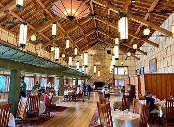 montana/glacier-national-park/restaurant/ptarmigan-dining-hall