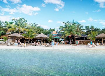 honduras/cayos-cochinos/restaurant/cuyaco-beach-bar