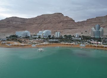 israel/judean-desert/restaurant/agadir-burger