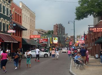 tennessee/memphis-beale-street/restaurant/beale-street-food-court