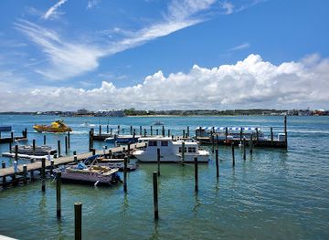 maryland/assateague-island-national-seashore/restaurant/marina-deck-restaurant