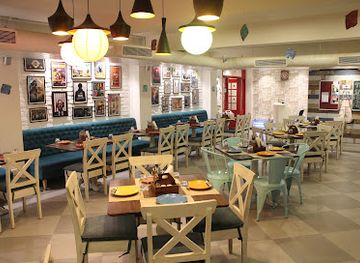 india/varanasi/restaurant/roma-s-cafe-diner