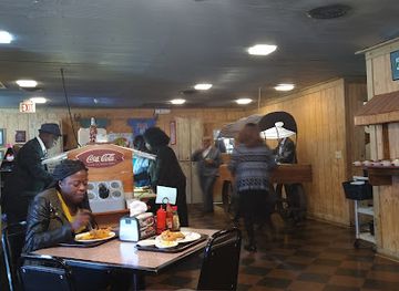 mississippi/the-tombigbee-prairie/restaurant/catfish-cabin