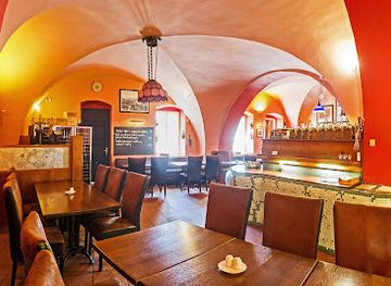 czechia/cesky-krumlov/restaurant/papa-s-living-restaurant