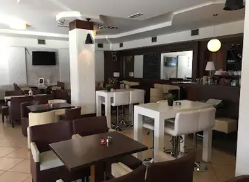 Calma Cafe Bar Restaurant