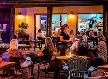 texas/new-braunfels/restaurant/our-lady-bar-patio