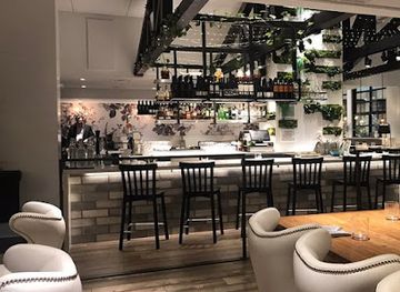 washington/bellevue/downtown-bellevue/restaurant/the-lakehouse