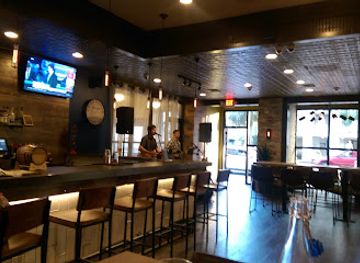 south-carolina/myrtle-beach/restaurant/strong-waters-craft-cocktails-and-kitchen