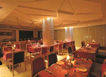 india/trivandrum/restaurant/diners-summit-restaurant-north-indian-naden-food-buffet-vegetarian-restaurant