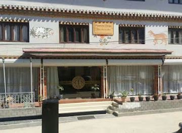 bhutan/wangdue-phodrang/restaurant/puenshi-diner