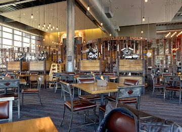 wisconsin/milwaukee/restaurant/motor-bar-and-restaurant