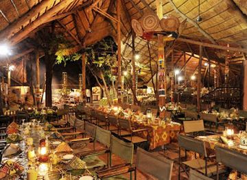 zambia/bangweulu-wetlands/restaurant/the-boma-dinner-drum-show