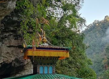 bhutan/trashigang/restaurant/stepdown