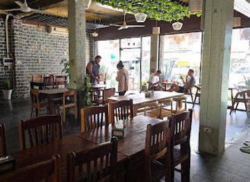 laos/vang-vieng/restaurant/bamboo-bistro-garden