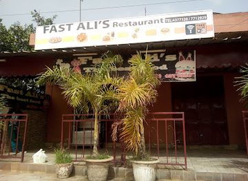 the-gambia/banjul/restaurant/fast-ali-s