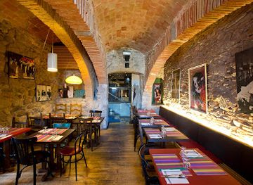 spain/girona/barri-vell-old-town/restaurant/la-vedette