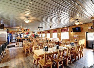 minnesota/big-woods/restaurant/ice-cracking-lodge