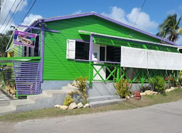 antigua-and-barbuda/falmouth/restaurant/roti-sue