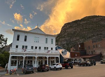 colorado/ouray/restaurant/the-saloon-at-the-western-hotel