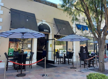 california/inglewood/restaurant/the-wood-bbq-sportsbar