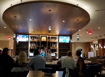 Shoreline Bar & Grille