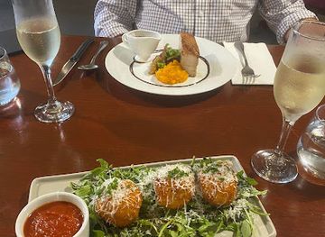 australia/new-england/restaurant/manor-restaurant-at-cotswold-gardens