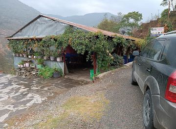 nepal/poon-hill/restaurant/priya-restaurant-lodge