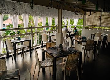 india/pondicherry/french-quarter/restaurant/cafe-veloute-french-cuisine-multi-thai-japanese-best-cafe-in-pondicherry