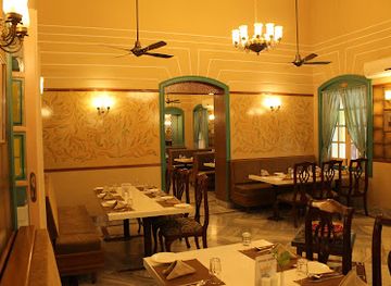 india/varanasi/varanasi-cantt/restaurant/canton-royale-restaurant