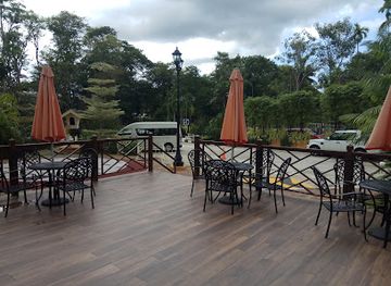 brunei/belalong-canopy-walkway/restaurant/the-garden-s-veranda-banquet-hall-restaurant