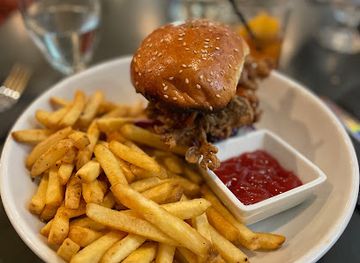 connecticut/bridgeport/restaurant/29-markle-ct-restaurant-lounge