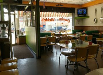 wisconsin/lake-geneva/restaurant/grandma-vickie-s-cafe