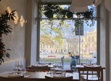 poland/krakow/podgorze/restaurant/mazi