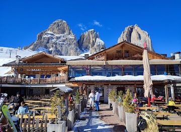 italy/dolomites/restaurant/baita-gherdeccia