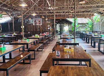 indonesia/west-kalimantan/restaurant/bipang-ambawang-babi-panggang