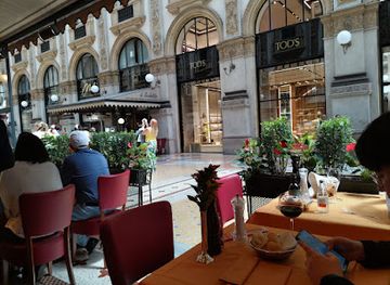 italy/milan/duomo/restaurant/ristorante-galleria