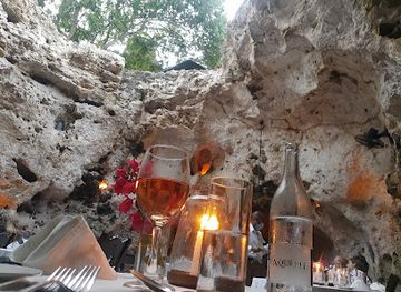 kenya/diani-beach/restaurant/alibarbours