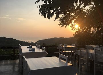 thailand/koh-tao/restaurant/lung-pae