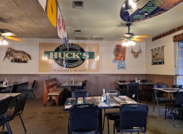 oklahoma/lake-texoma/restaurant/huck-s-catfish