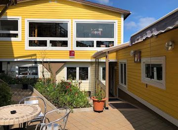 saint-pierre-and-miquelon/langlade-island/restaurant/auberge-quatre-temps