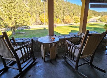 south-dakota/black-hills/restaurant/state-game-lodge-restaurant-custer-state-park