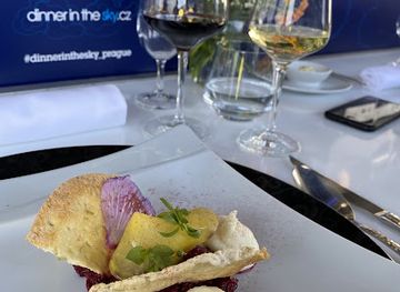 czechia/eagle-mountains/restaurant/dinner-in-the-sky