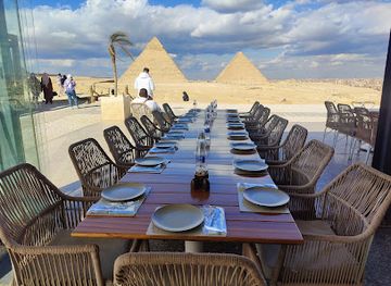 egypt/giza-plateau/restaurant/9-pyramids-lounge